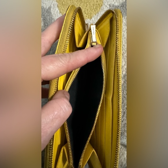 Rare Celine zip around wallet black and yellow - Picture 8 of 12